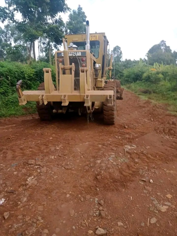 PhilipAroko_'s tweet photo. This is what true leadership looks like. Easing the burdens of the people, opening up our roads, connecting our communities and paving the way for prosperity. Together, we build.

Goodlife. Development. Leadership.

Thank you WEST KASIPUL WARD. https://t.co/csTNVNkoZz