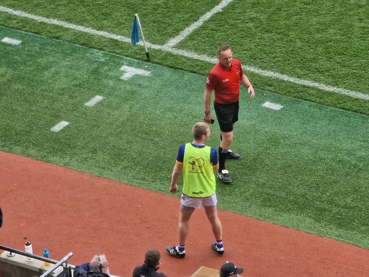 Brilliant to see Tipperary manager Liam Cahill and his players as well as the Kilkenny subs sporting the Dillon Quirke Foundation tops today which will raise awareness of the charity around the world 👏 #hurling #GAA