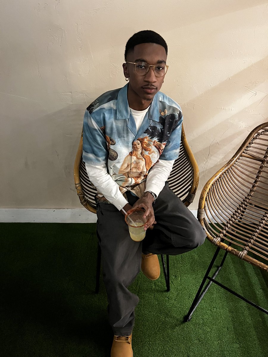 Rayminoo's tweet image. 24.