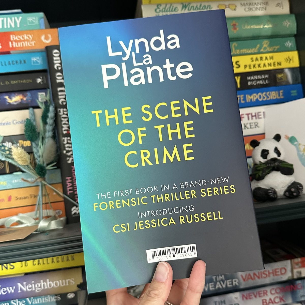 Shona Holmes-Berry (@shonaholmes23) on Twitter photo ๐๐ฎ#BookPost๐๐ฎ
Well itโs not every day you get an evidence bag sent to you! What amazing contents too - a copy of #TheSceneOfTheCrime by <a href="/LaPlanteLynda/">Lynda La Plante</a>
The first in a new crime series by this author, sounds absolutely brilliant!๐คฉ
Huge thanks to <a href="/ZaffreBooks/">Zaffre Books</a>
#BookTwitter ๐๐ฎ#BookPost๐๐ฎ
Well itโs not every day you get an evidence bag sent to you! What amazing contents too - a copy of #TheSceneOfTheCrime by <a href="/LaPlanteLynda/">Lynda La Plante</a>
The first in a new crime series by this author, sounds absolutely brilliant!๐คฉ
Huge thanks to <a href="/ZaffreBooks/">Zaffre Books</a>
#BookTwitter