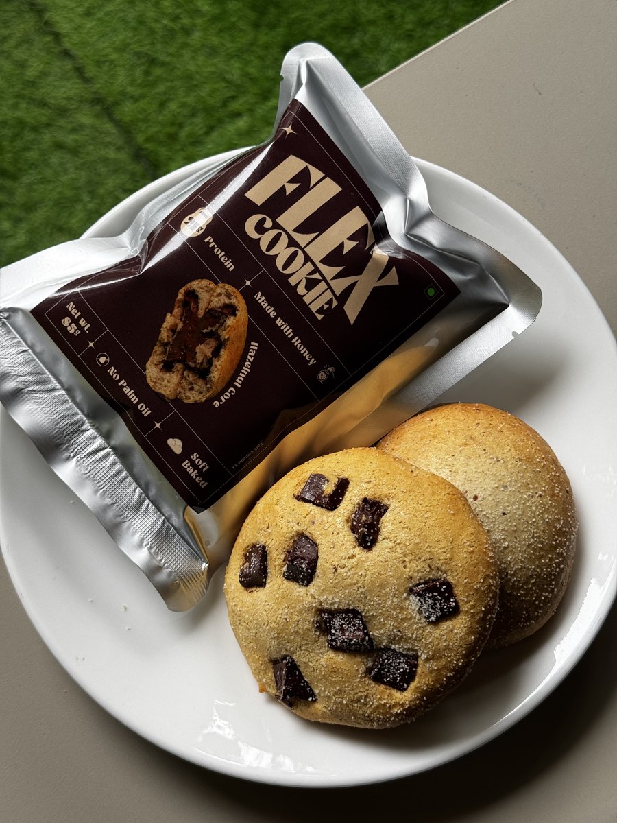 VishalxFlex's tweet image. Its been an interesting week for me and @uditk98 building Flex Cookie this week!
This week was focused upon building online and offline presence, shooting content for social media and baking a lot of 21 gms protein cookies.
We visited @OfflynLife Pickle ball event and met…