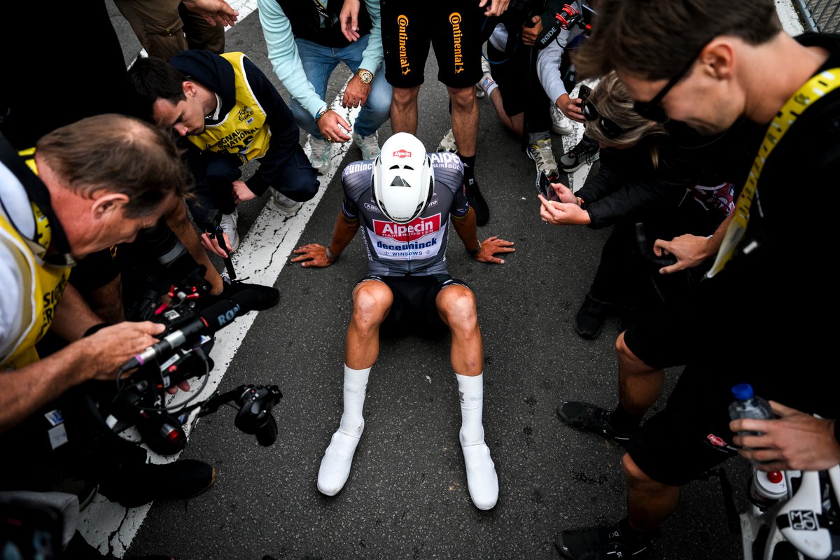 Benson Bulletin: Tour de France stage 2 🇫🇷

Hear from Van der Poel, Pogačar, Foré and Vingegaard after another pulsating stage

dnlbenson.substack.com/p/benson-bulle…