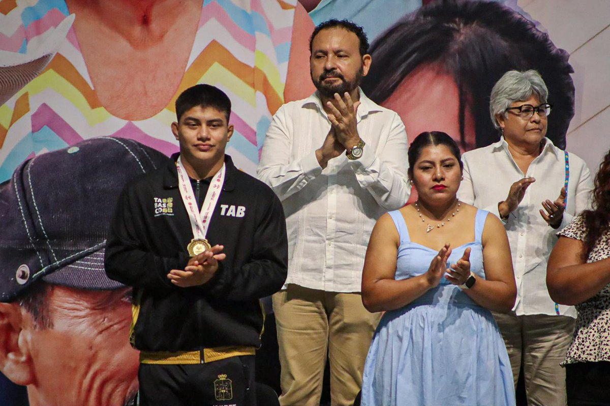 👟✨Acompañando al Gobernador <a href="/TabascoJavier/">JAVIER MAY</a> en el 2° Informe Trimestral 2025, atletas y entrenadores se hicieron presentes en este ejercicio de transparencia de cara al pueblo, donde destacó el avance histórico del deporte como motor social en la transformación del Estado.
