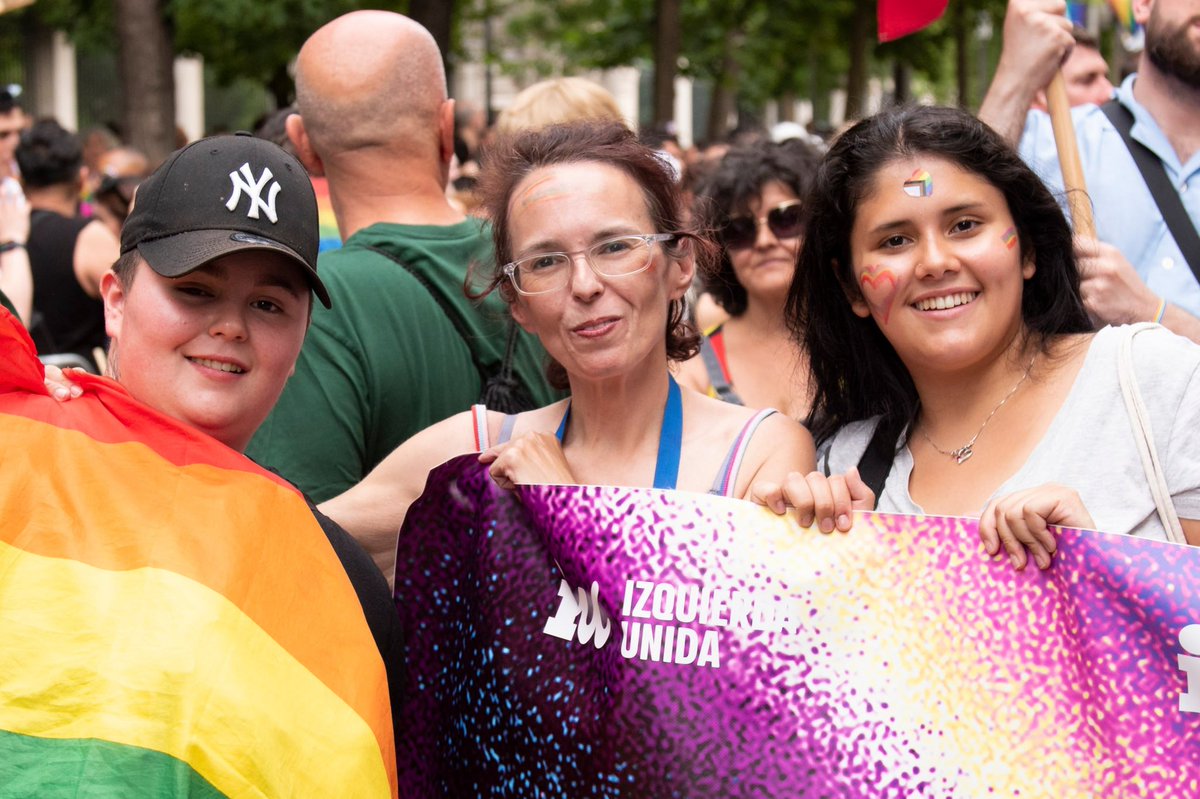 🧵 Ayer salimos a las calles en Madrid por el #Orgullo2025. 

⛓️‍💥 Hoy seguimos luchando.

🏳️‍⚧️🏳️‍🌈Porque el Orgullo no se acaba con una manifestación.

✊🏽Porque los derechos LGTBIQA+ se defienden cada día del año.
👇