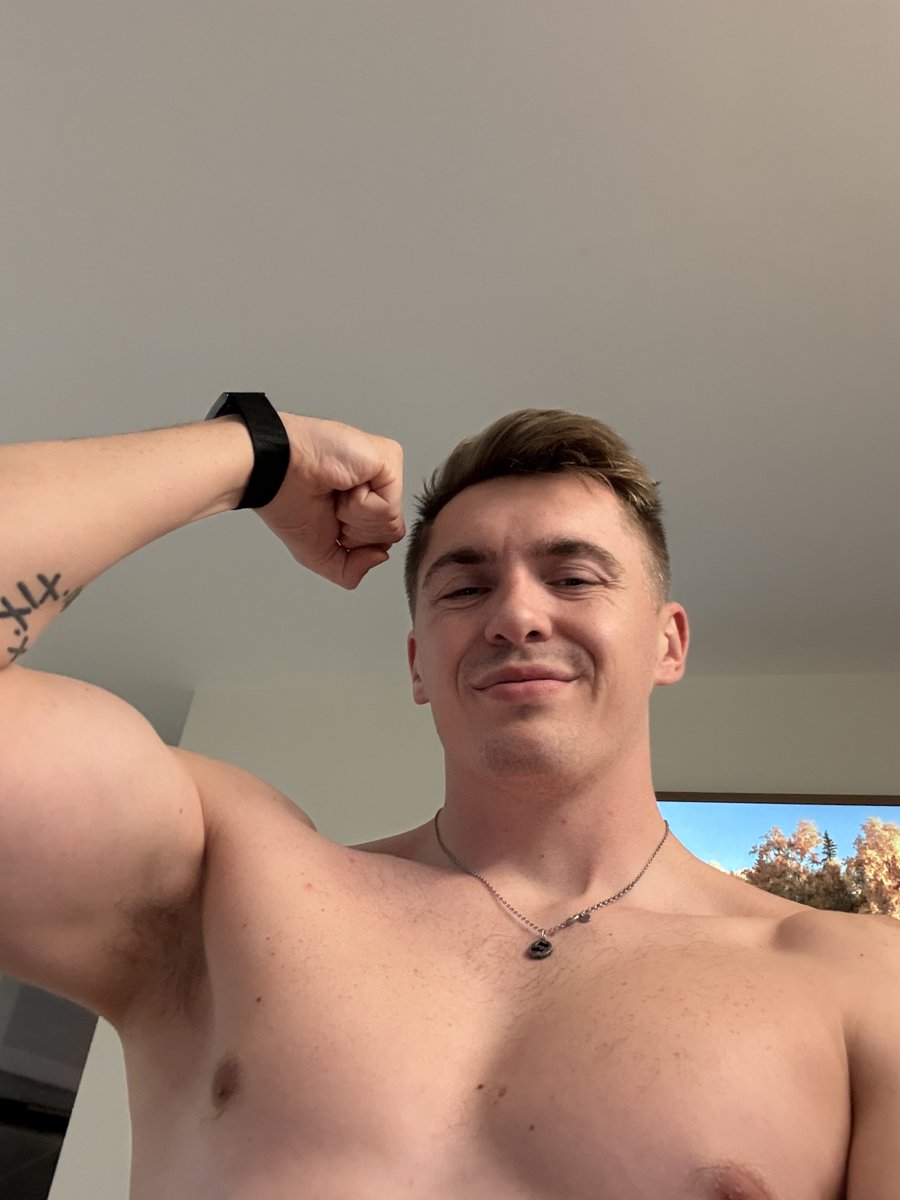 It’s funny seeing consistent subs unfollowing me to try avoid relapse, but I keep seeing them sneak into my profile and endulging in my content and liking it 🤣

You know who you are  🤫