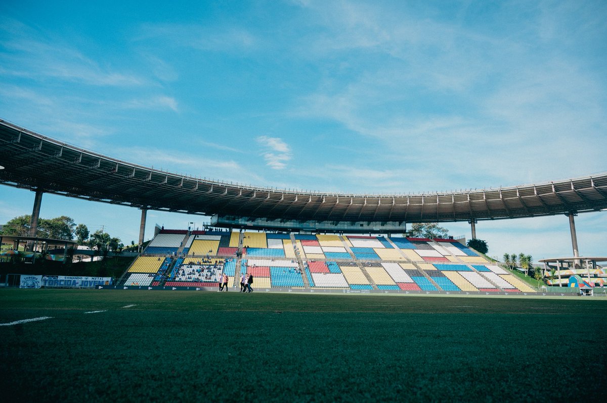 𝐓𝐚𝐫𝐝𝐞 𝐝𝐞 𝐕𝐢𝐭𝐨́𝐫𝐢𝐚 𝐂𝐮𝐩 🇧🇷☀️

A las 16hs, #Banfield enfrenta a Cruzeiro en el 🏟️ Kléber Andrade.

🎥 Mirá el partido en vivo en tinyurl.com/banfieldvscruz… o a través de Fox Sports.

#EnBanfieldJugamosTodos 🇳🇬