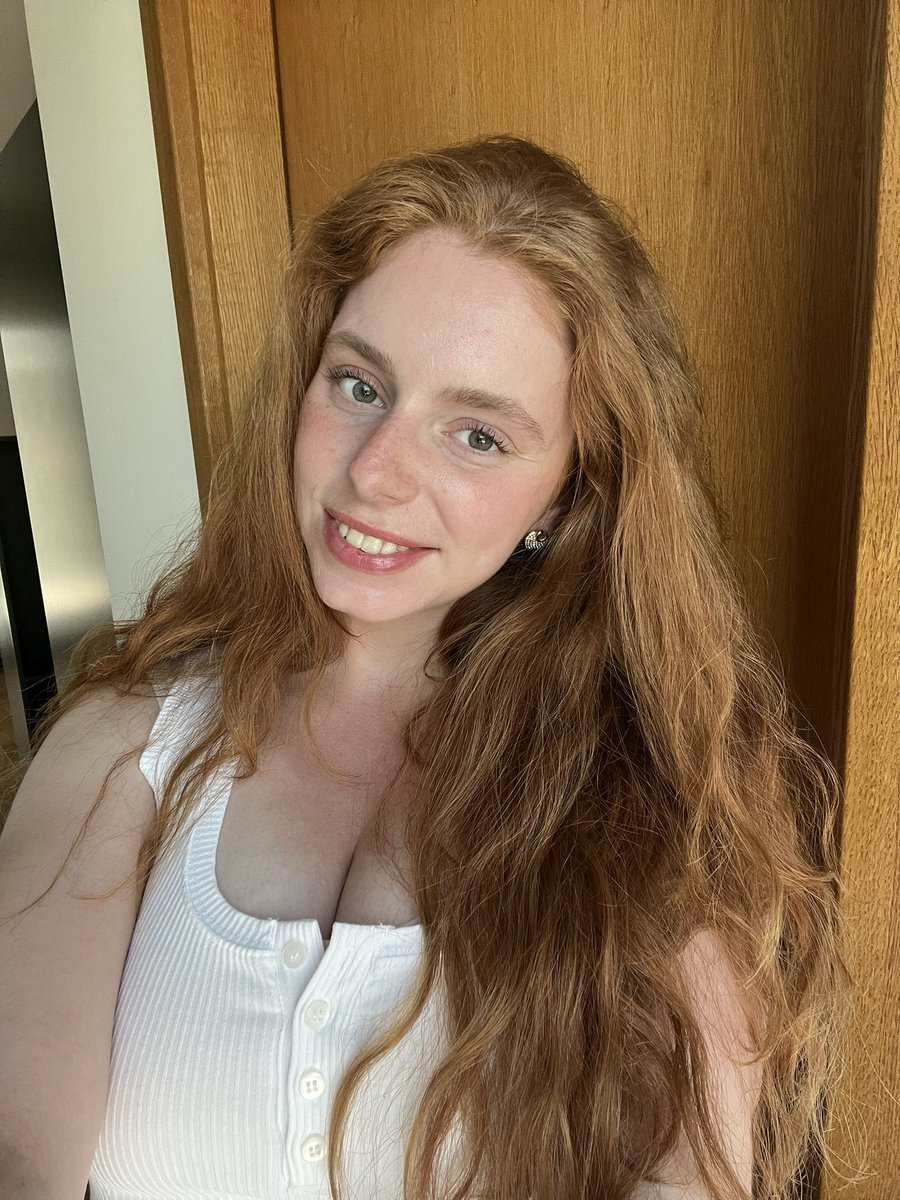 Gingeramyashley's tweet photo. Is er nog iemand die natuurlijke roodharige aantrekkelijk vindt? https://t.co/4xQdN5iz7f