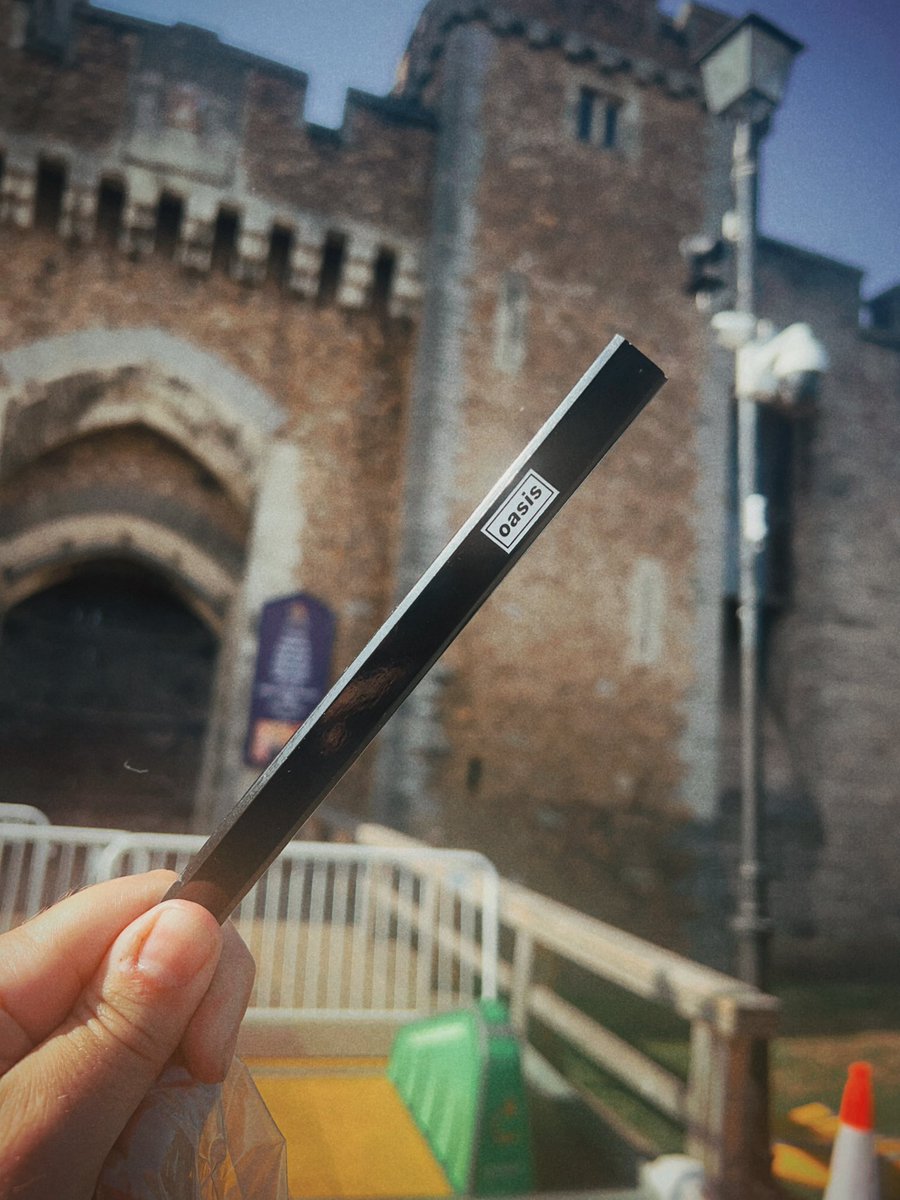 Billyjensen's tweet image. The most random #Oasis tour merch item: the carpenter’s pencil.