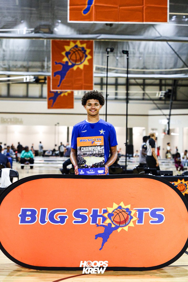 BIG SH🏀TS tweet media