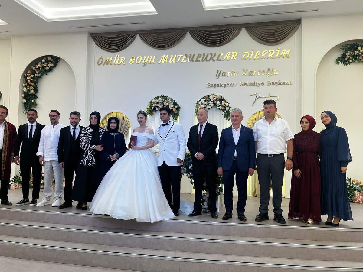 Ziyagökalp Mahalle Başkanımız İlyas Ünlüoğlu’nun kıymetli kızı Rabia Ünlüoğlu ile Yuşa Kılıç kardeşlerimizin mutlu günlerinde yanlarında olduk. Genç çiftimizi tebrik ediyor, bir ömür boyu sağlık, huzur ve mutluluk diliyoruz. Allah mesut etsin. 💍