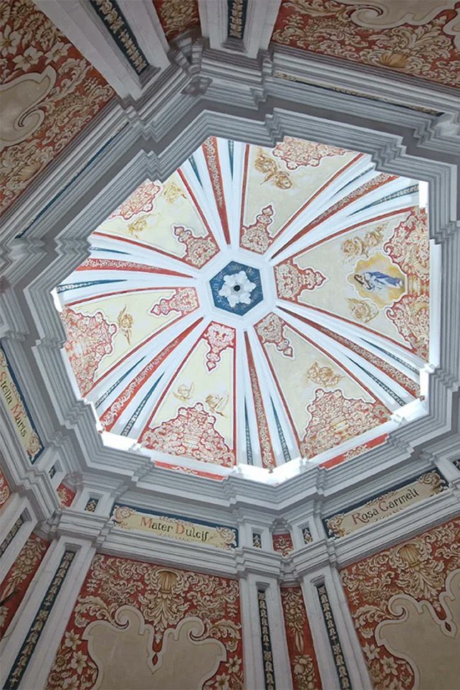 🎨 Conoce al detalle los trabajos de rehabilitación de las pinturas del camarín de Nuestra Señora del Carmen Coronada. 
 
🔗drive.google.com/file/d/1UBCI1p…

#CarmendeMálaga
#MálagadelCarmen