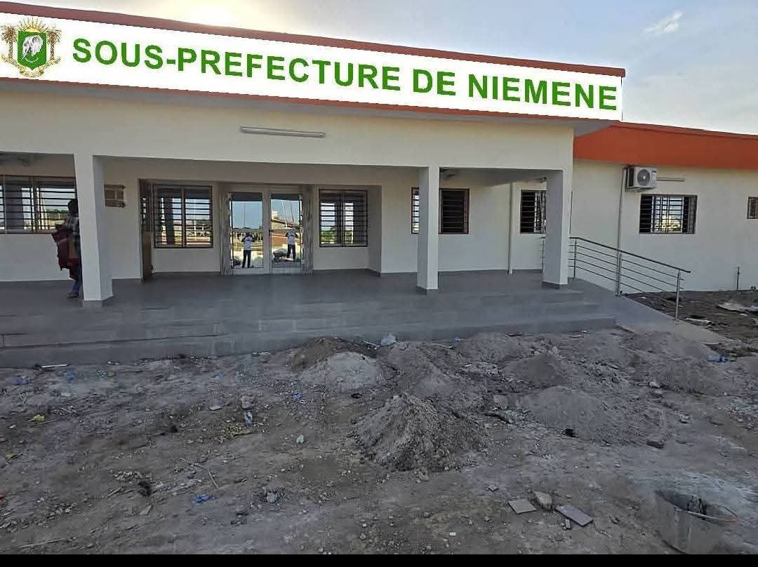 KassimDoumbia13's tweet photo. ✅ Modernisation de l’administration locale dans le #Hambol🇨🇮
Dans la région du Hambol, les travaux de construction des nouvelles sous-préfectures de #Timbé, #Niéméné, #Yaossédougou, #Tendéné #Bambarasso, #Arikokaha et #Sokala_Sobara sont désormais achevés... https://t.co/qHXatFRIev