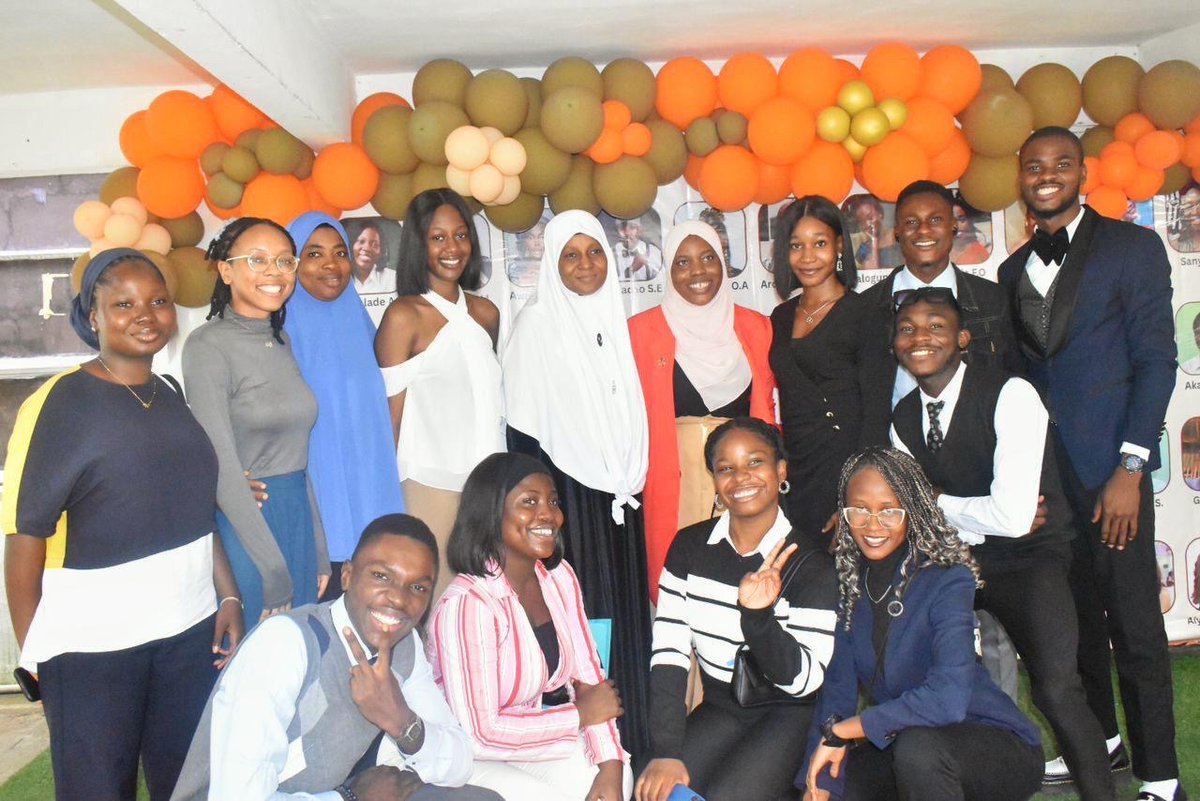 cmul_ulaps's tweet photo. Moments captured from the symposium 

 One thing ULAPSITES always remember: you're never fully dressed without a smile https://t.co/KTvwSs5bgb