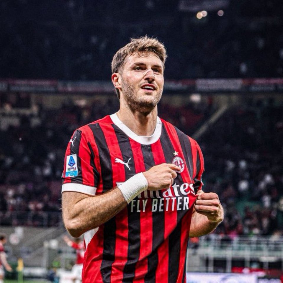 🗣️🇲🇽 | Santiago Giménez at Mexico press conference: 

"I feel at home at Milan and I thank God for giving me the opportunity to be at such a great club.

Recently there have been some rumors about my departure from Milan, but I spoke with the board and the new coaching staff, and