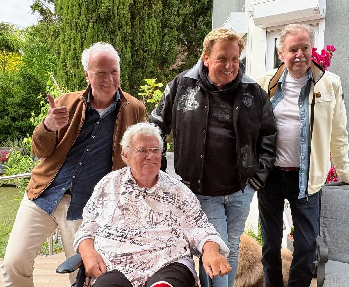 tweethenny's tweet image. Producer Rein Sluik,componist Hans van Eijck, ikzelf en artiestenmanager Gerard Ridderhof. ZOEK DE VERSCHILLEN na 40 jaar!