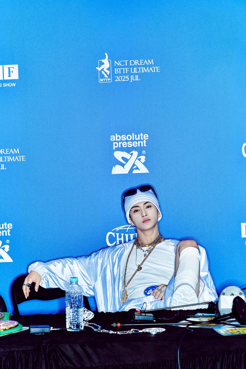 I took my seat at the table, draped in chrome and clarity, with chaos on standby. Every chain, every glance, every move, I own it. Hoverboards ready, Future secured, 𝗜 𝗔𝗠 𝗧𝗛𝗘 𝗙𝗨𝗧𝗨𝗥𝗘.
