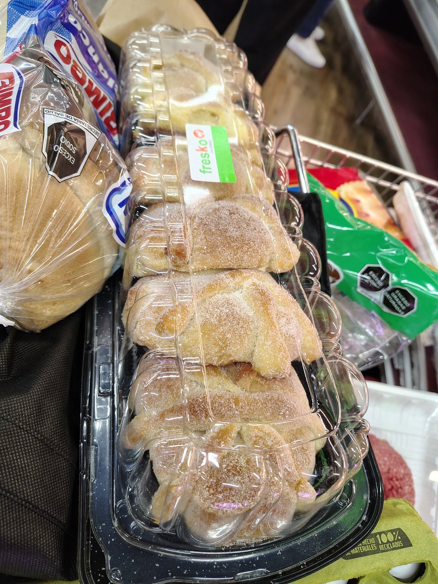 molotes's tweet photo. Ya hay pan de muerto en #fresko https://t.co/zVfVNaETdP