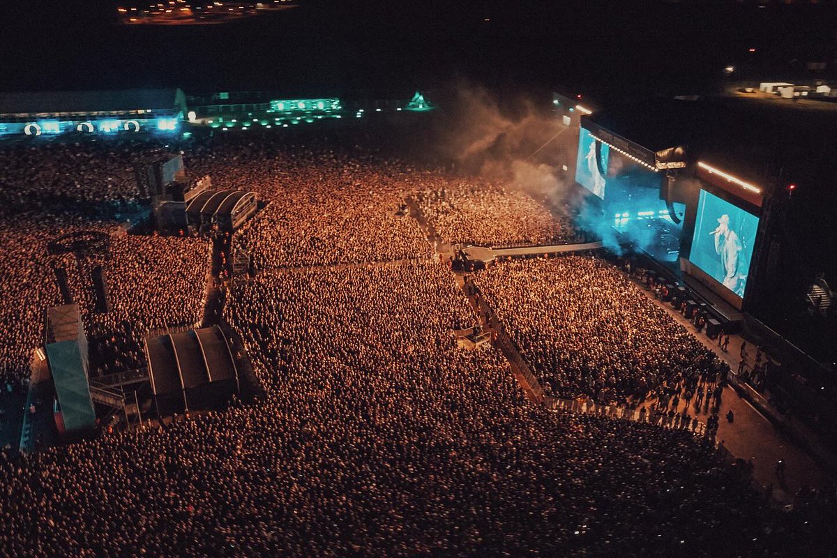 Linkin Park

That's it. That's the tweet.