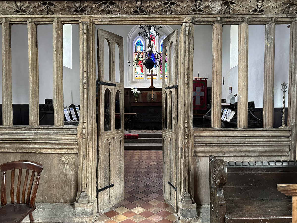 fraglast's tweet photo. How rood! 
St Eilian’s Church, Llaneilan, Ynys Mon. 
No #DoorInMidAir here @TheHistoryMouse https://t.co/mYhSkrPGOe