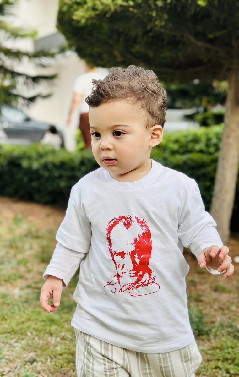 buseesakman's tweet photo. Türkiyeli değil, TÜRK çocuklar yetiştiren anneleriz :) https://t.co/nDUca0C6hm