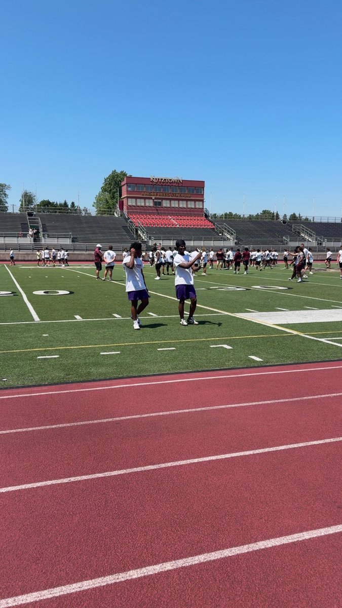 DaeTrot1's tweet image. Had a great day at Kutztown’s prospect camp! Thanks to all the coaches for all the pointers and help throughout the day. @CoachFargo_KUFB @JohnnyDiv56 @KUBearsFootball @KUHC_Clements @CoachCella_KU