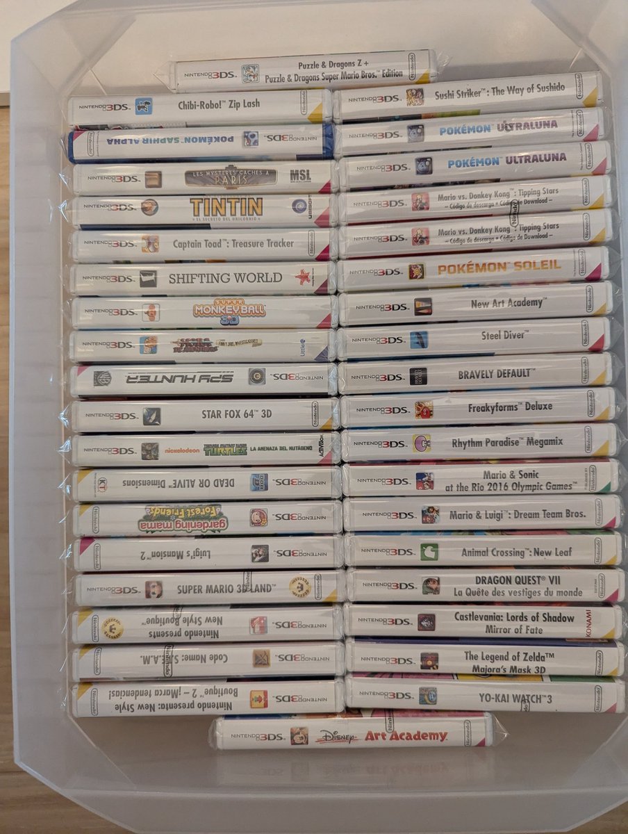 Alter45918933's tweet image. Mi caja de los juegos que no tienen hueco en la estantería a día de hoy... 

Títulos que han llegado en lotes, que tengo repetidos porque he mejorado estados y no he vendido... Etcétera 

Me da mucha pereza gestionar ventas, nunca me viene bien...

#3DS #2DS #Nintendo