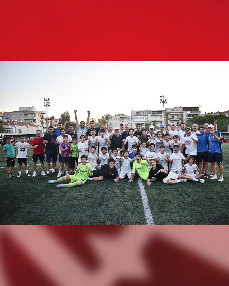 🏆Altınordu  U13 Takımımız, Gold Performans U13 İzmir Ligi finalinde Çiğli Belediyespor'u 5-0 mağlup ederek ligi şampiyon olarak tamamladı. 👏

#TürkiyeninAltınordusu #TheTalentFactory #İyiBireyİyiVatandaşİyiFutbolcu #YereldenEvrensele