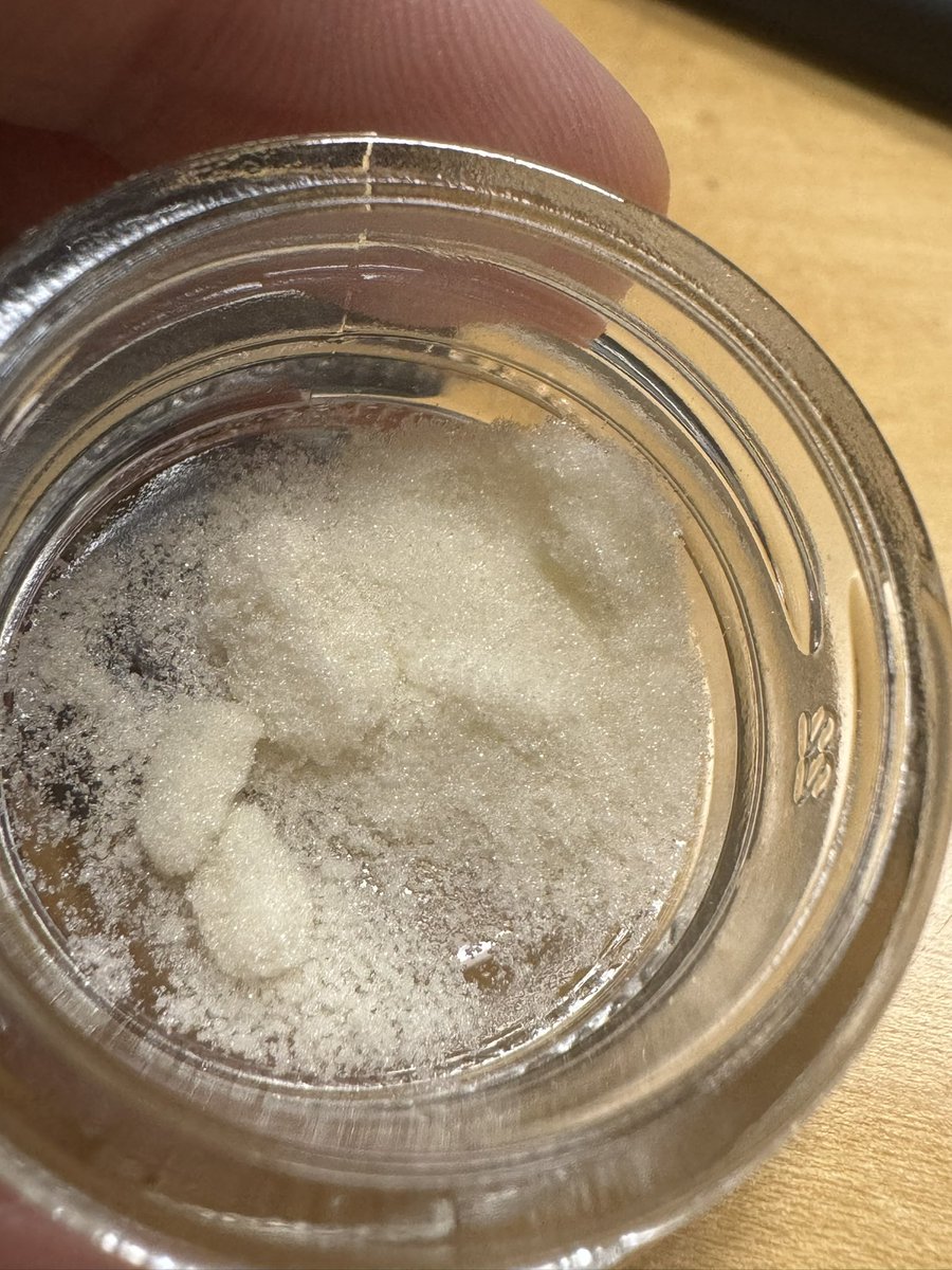 Happy solventless Sunday! We are excited to see everybody this week for the start of all the seshes and so we can share some fire melt like this.