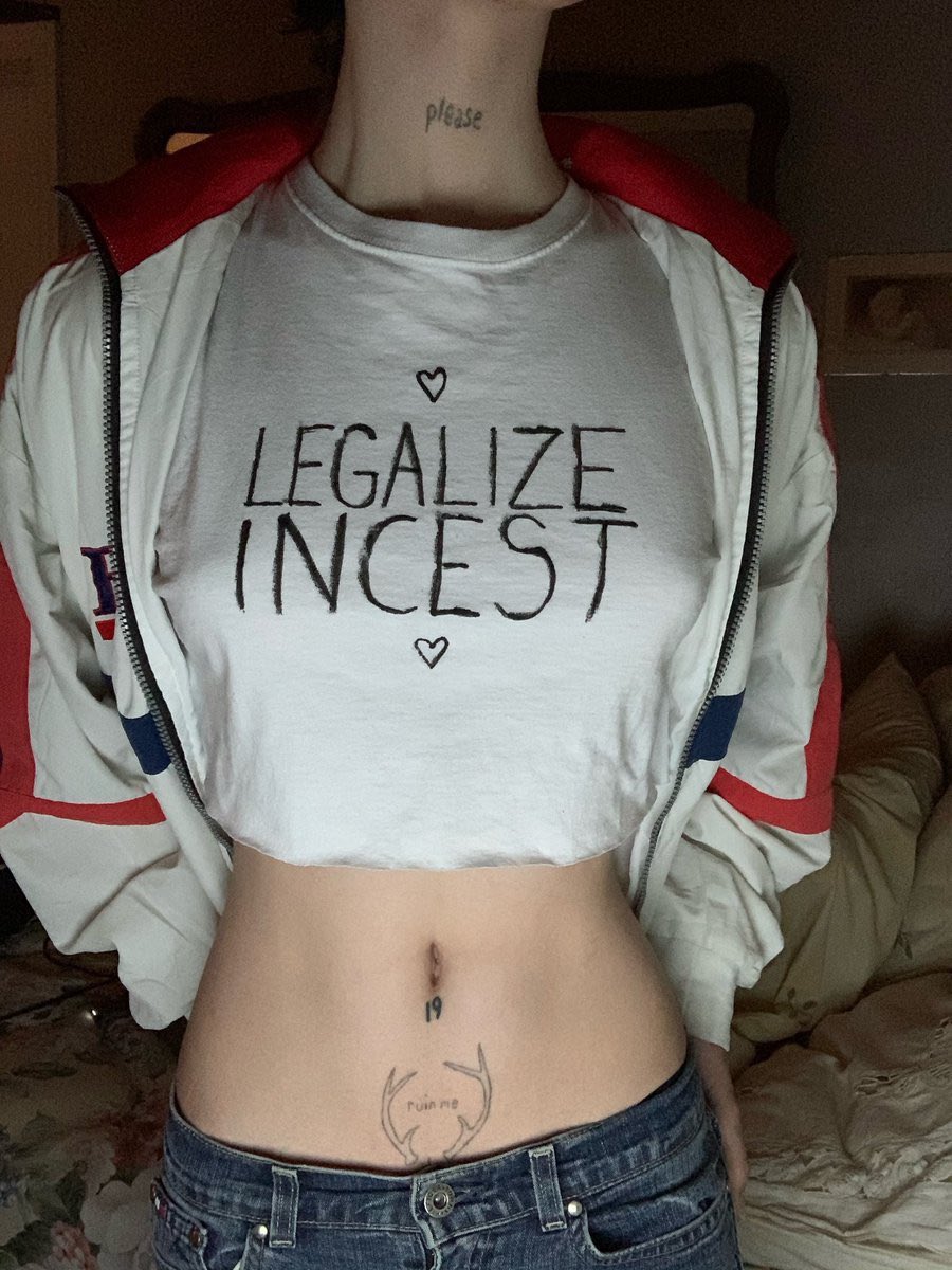 exposing tweet media