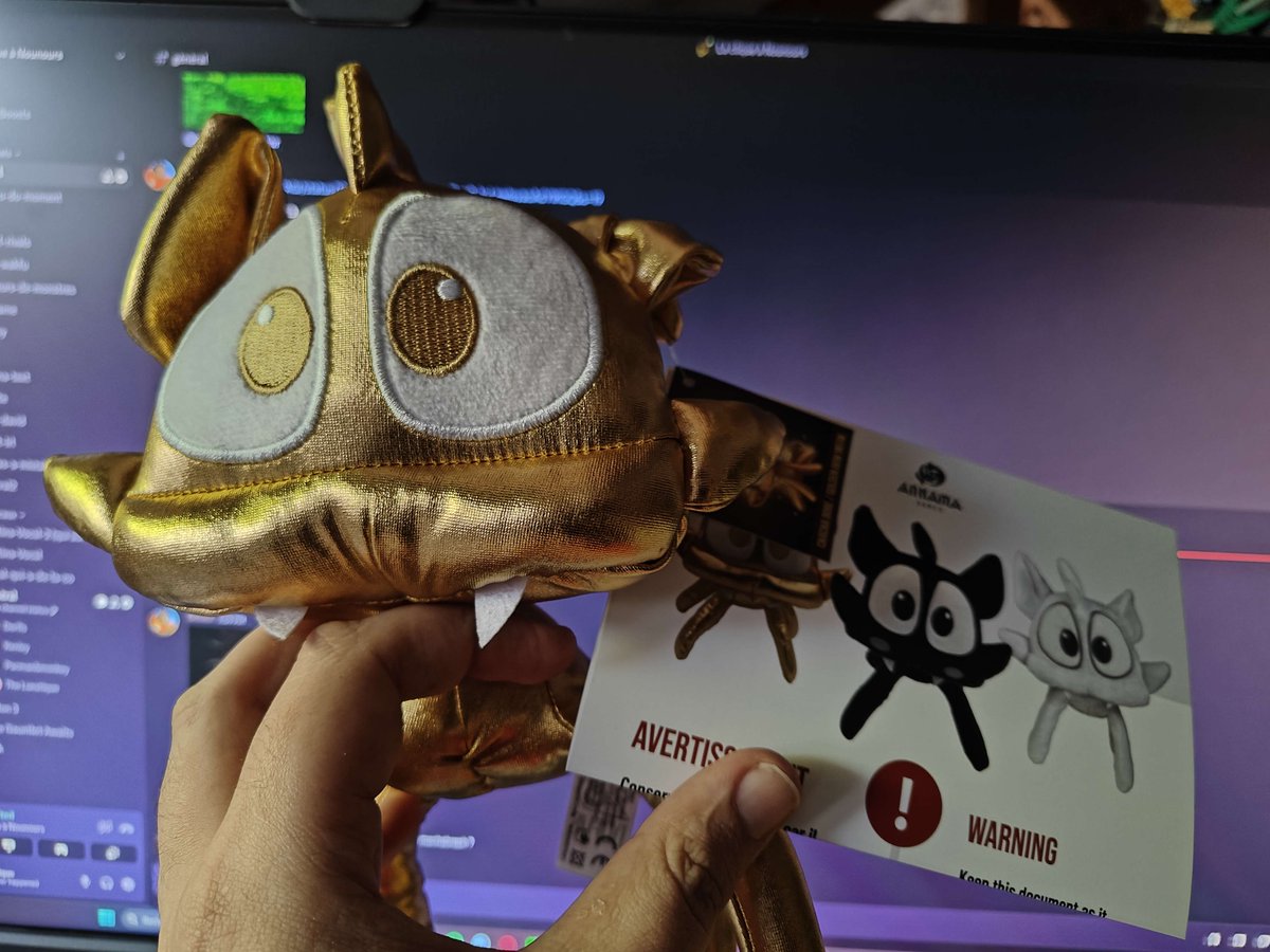 LeBidoush's tweet image. Et bien, je sais pas quoi dire, merci beaucoup a la gentille caissière du stand @AnkamaGames à la #japanexpoparis2025   . Je suis sur le cul, je vais la garder précieusement. J&apos;avais aucune idée de ce que c&apos;était avant de la chercher sur internet