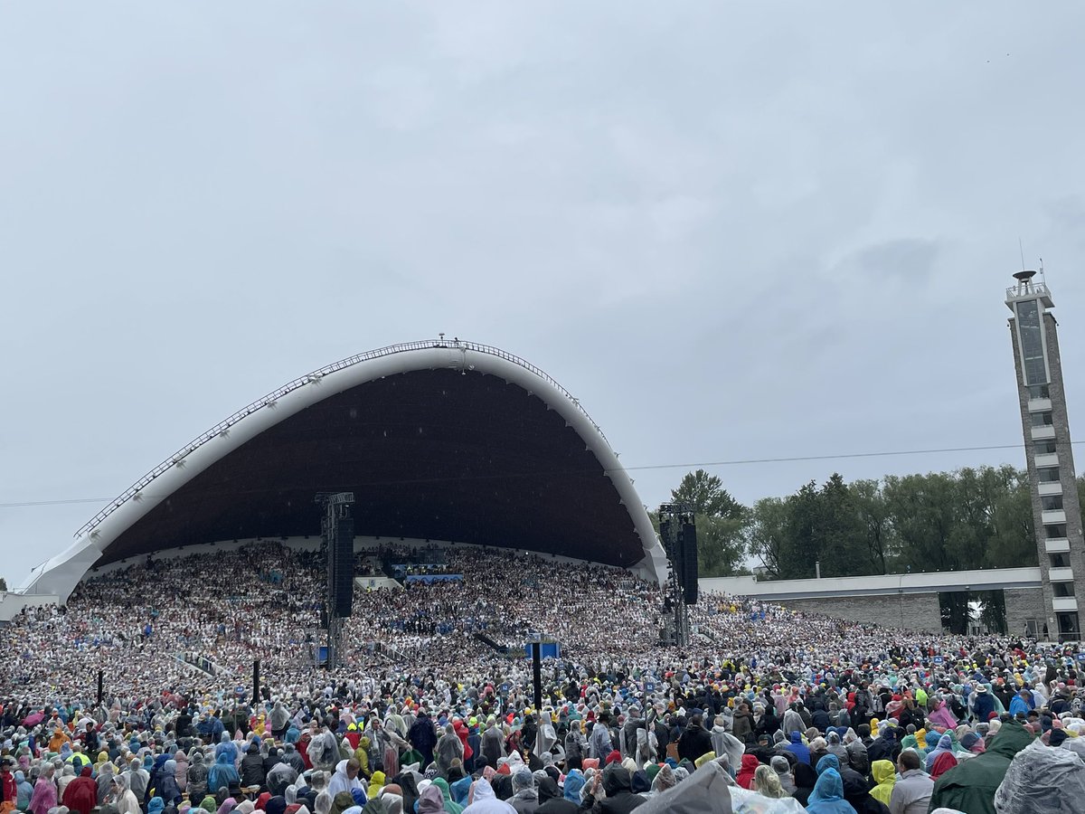 Meie iseoma laulupidu. Meie rongkäik. Meie laulud. Meie vihm. Ja meie rõõm! 🇪🇪