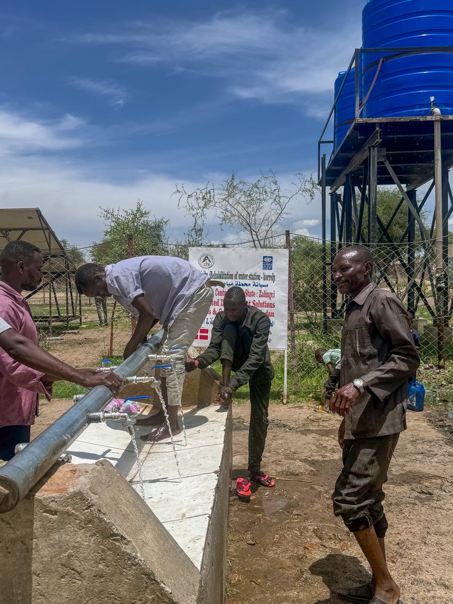 UNDP_Sudan's tweet image. After a year without clean water, over 90K people & 150K livestock in Korrely, Central Darfur now have water 24/7, thanks to a solar water system rehabilitated through @UNDP’s #FundingWindows.
Bringing health, peace, and hope to IDPs, host communities & pastoralists in #Darfur.