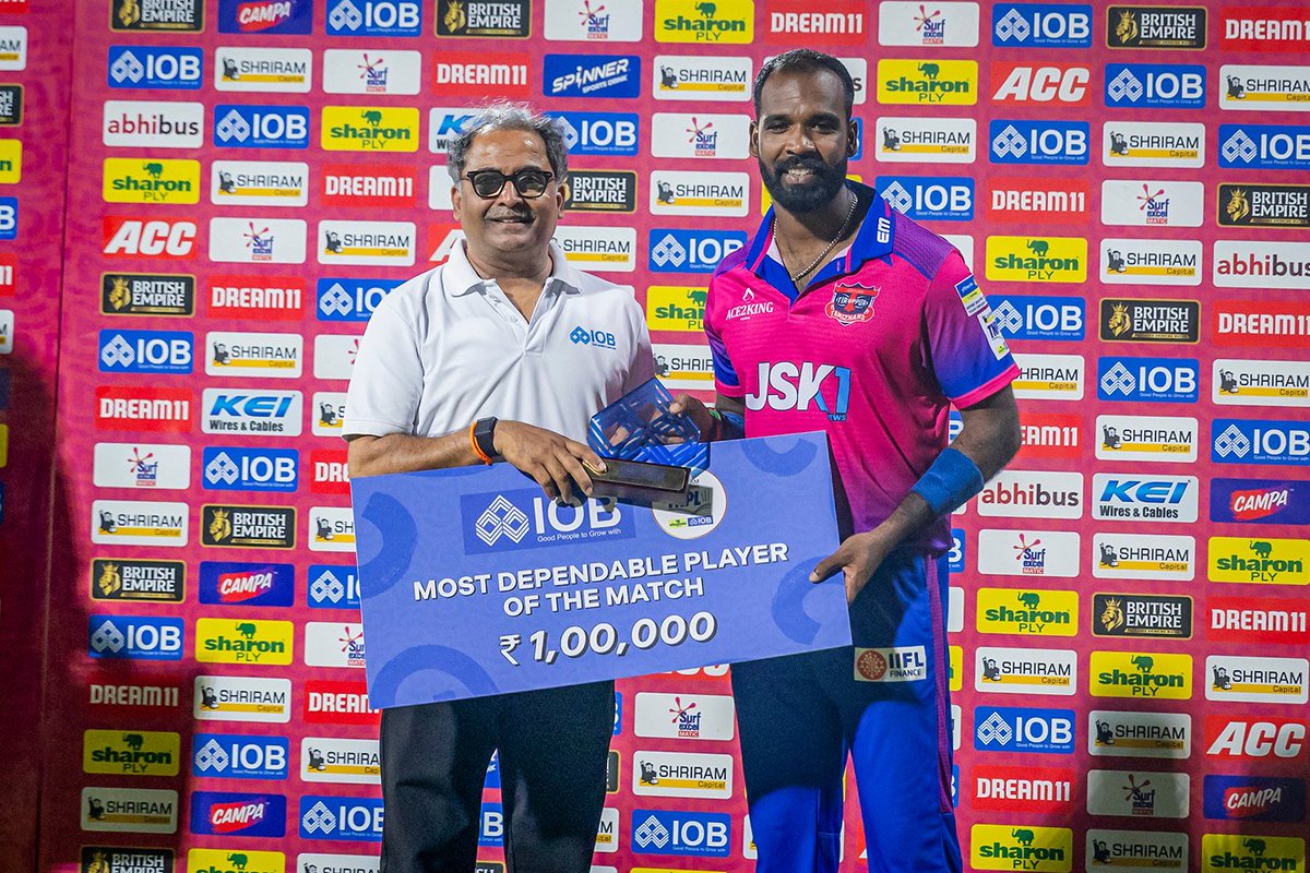 TNPremierLeague's tweet photo. Award winners from today's #IDTTvDD final. 🏏

#IDTTvDD #TNPL #TNPL2025 #TNPLFinal #NammaOoruNammaGethu https://t.co/YG9vRqDrRX