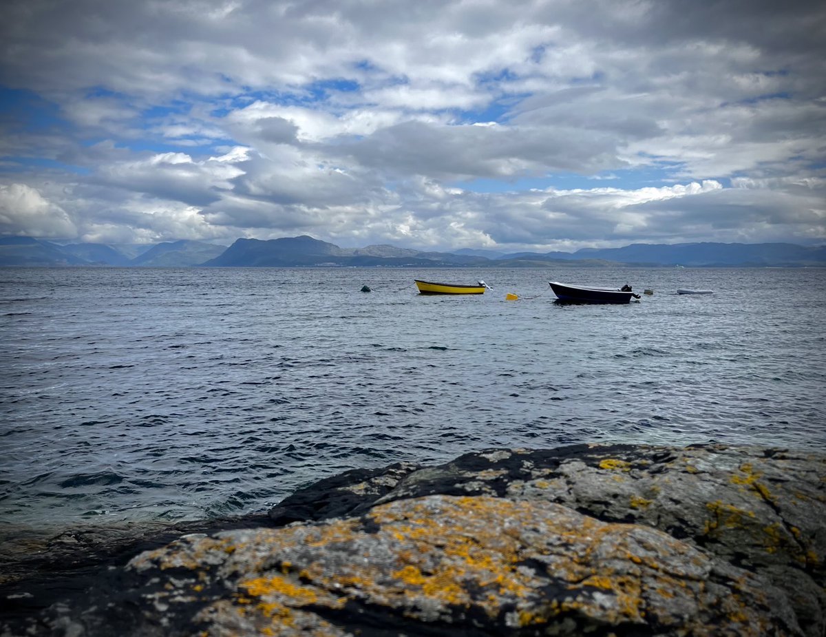 InEilidh's tweet image. A dry day today with a cool breeze - perfect for a wee stroll around the rocky coves of Aird of #Sleat #Skye.