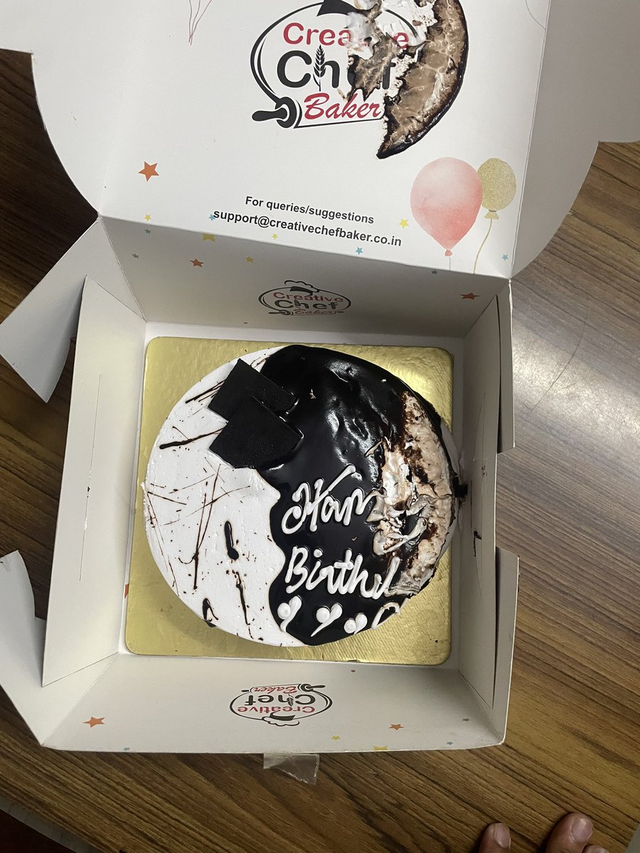 PushkarCh811's tweet photo. Ordered a birthday cake via @zomato from Creative Chef Baker and received this damaged product. Totally ruined the celebration. 😡
Order ID: 7034902423
@zomatocare please look into this and issue a refund ASAP! https://t.co/HVwuGgy8ZC