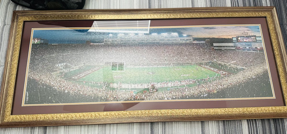 Coach_Creamer's tweet image. Had a great weekend being with friends and family! Love being close enough to see them again! And mom hooked me up with a doak picture! Love it! Going in the office! 馃枻鈾ワ笍