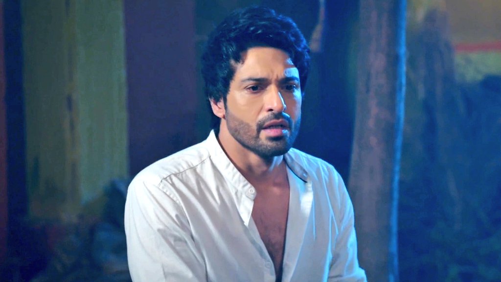S ~ "Jagriti ye kamra aur me dono hi tumhare bina adhure hai
Tumhare bina na iss kamre ko chain ayega na mujhe iss kamre mein neend"🤌

White shirt half unbuttoned shirt after so long👀
Ahhhh saddd but sexssyyy pookie❤️‍🔥💣
#SurajThakur #Sujag 
#JagritiEkNayiSubah