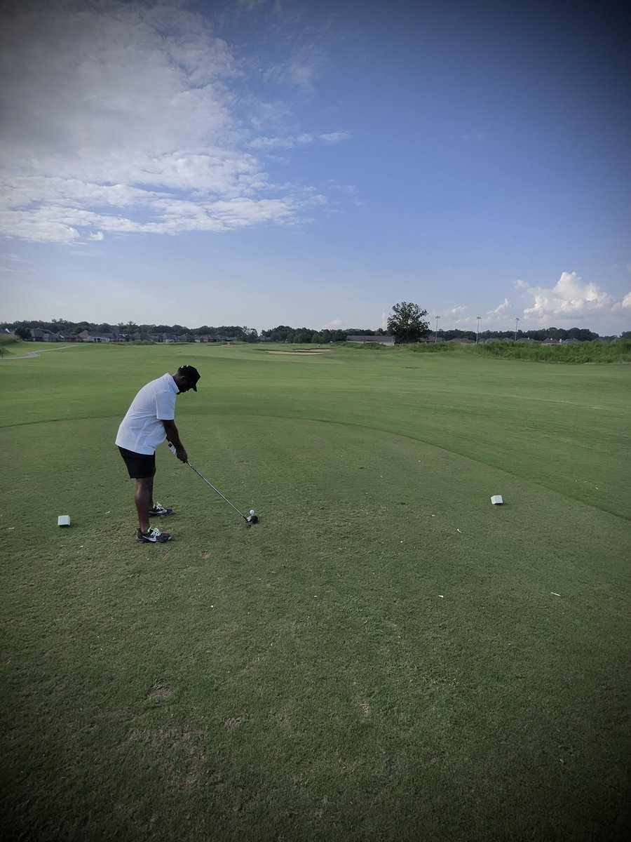 coach__dwill's tweet image. The distance between your ears