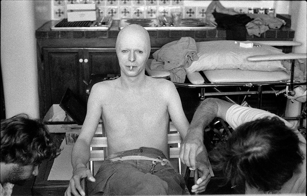 Filming begins for new British science fiction film The Man Who Fell to Earth in New Mexico, USA. 

David Bowie, the star, is heavily abusing cocaine at the moment, and the production company compels him to sign a document saying that he will refrain from the drug while shooting