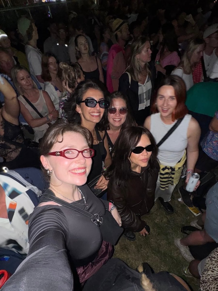 jennasvanilla's tweet image. jenna on parties &amp;gt;
