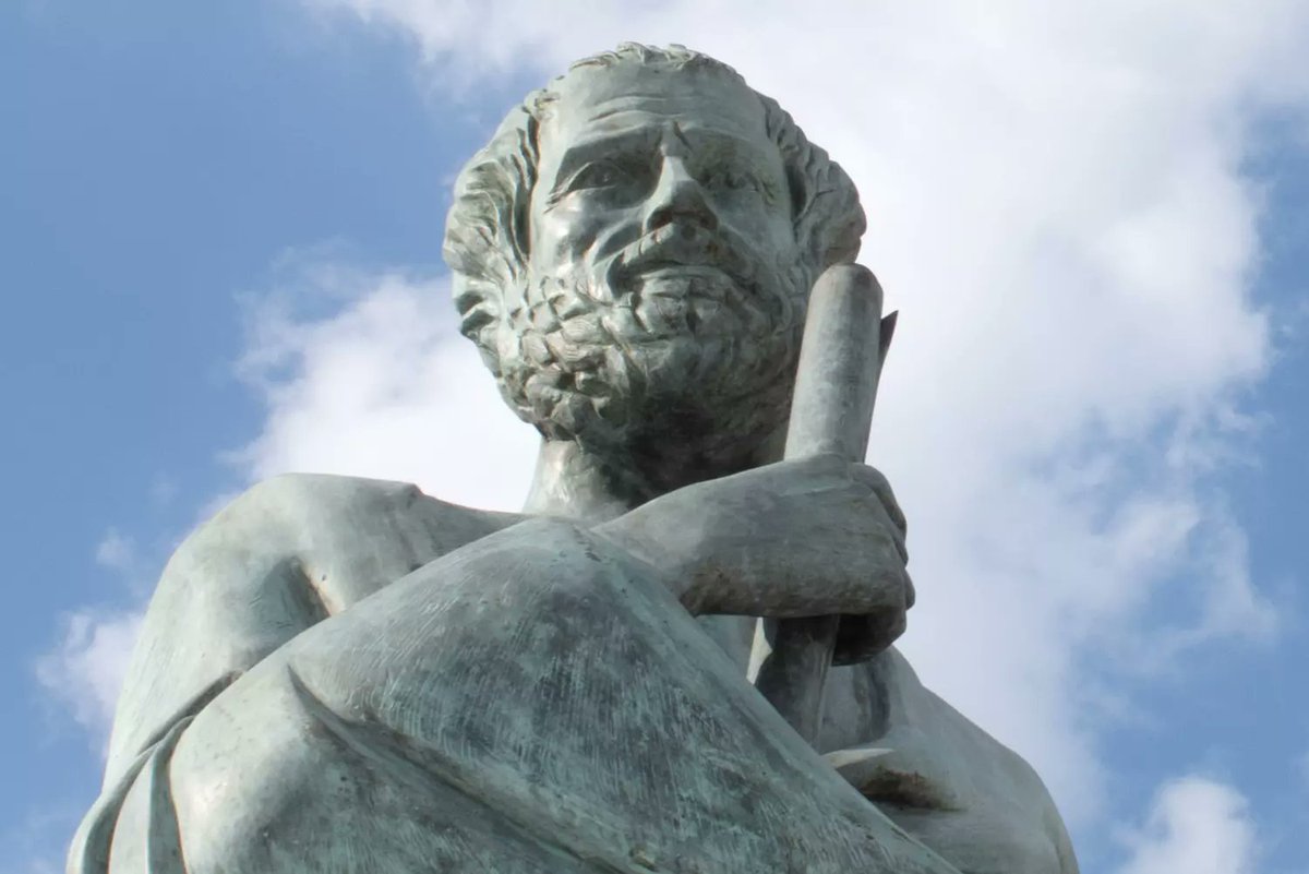 "L'homme, plus il étudie, plus il devient humble, car à mesure qu'il apprend, il découvre l'immensité de son ignorance."
- Aristote -