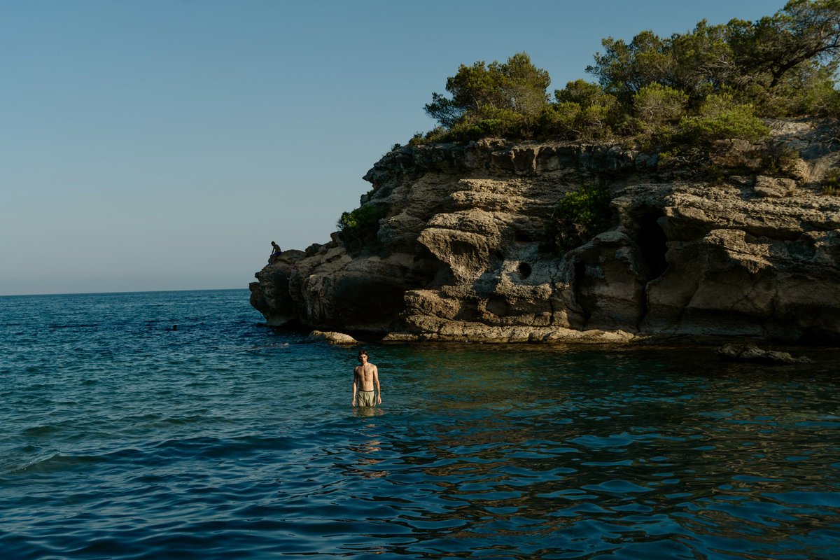 mbhhh_'s tweet image. today I walked to a small cove on the Spanish coast