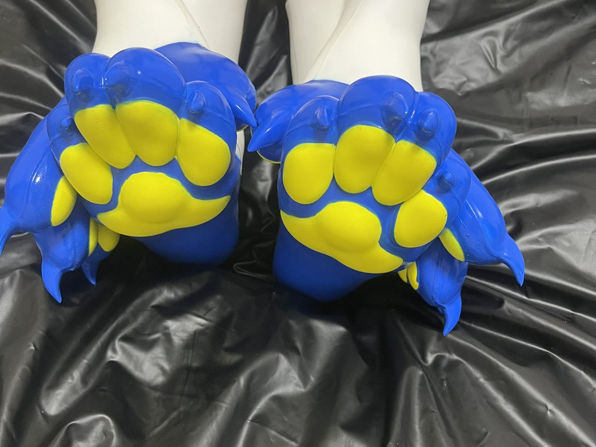 Claws
Cute, soft and comfortable