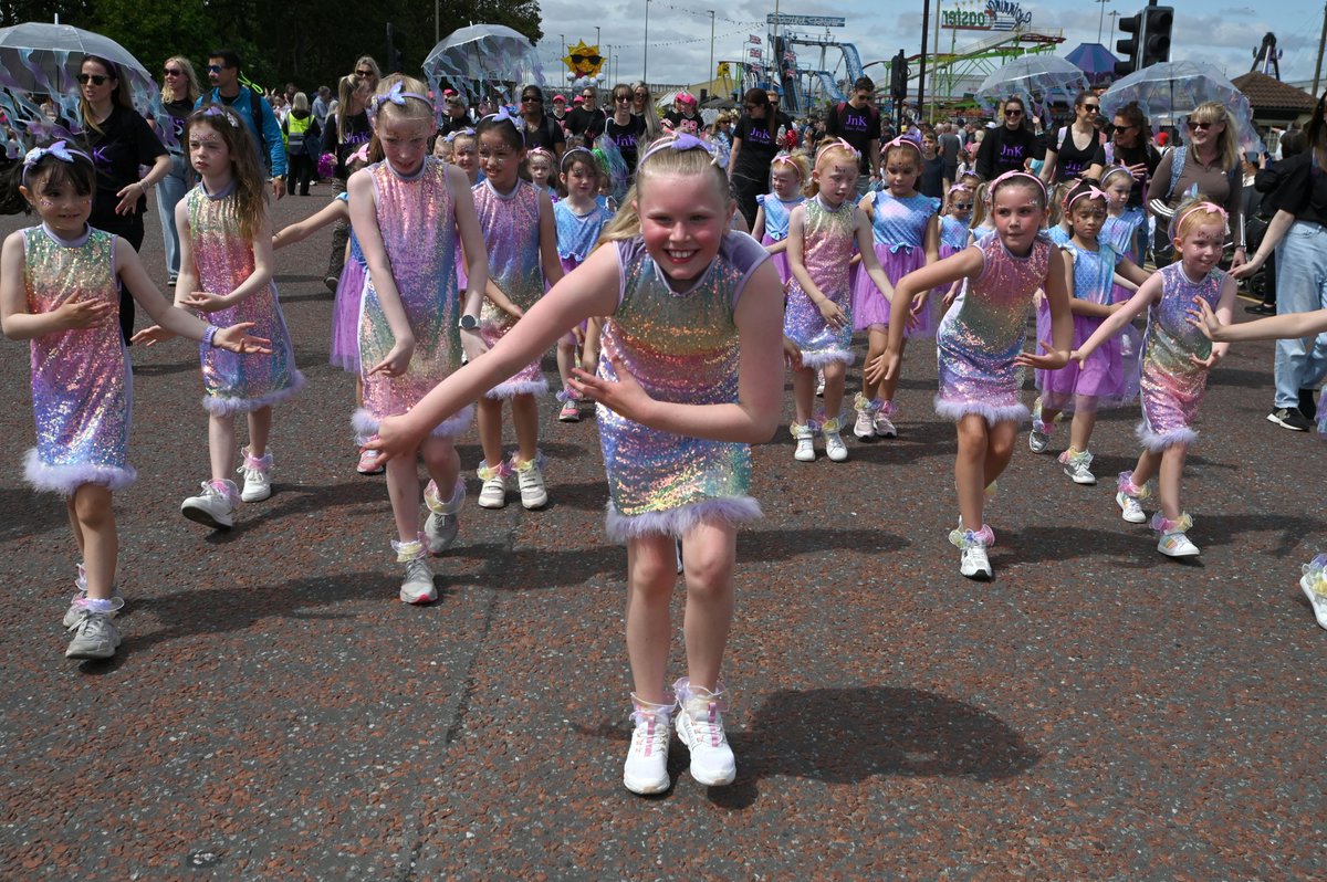 Colourful pictures from South Shields parade to mark beginning of South Tyneside Festival
chroniclelive.co.uk/whats-on/whats…