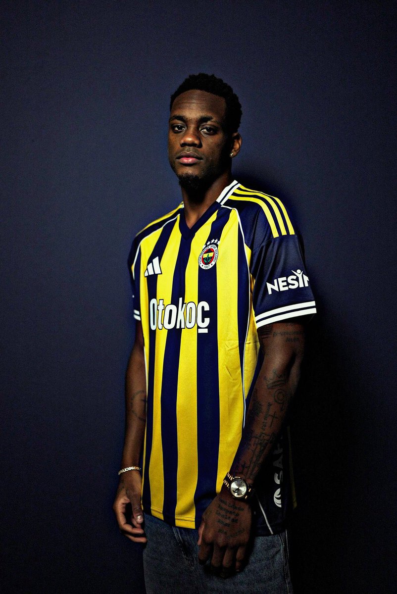 💥 Jhon Duran, İstanbul'a gelirken Manchester United'dan yıllık 20 M€ maaş ve 60 M€ bonservis teklifi geldi.

❌ Jhon Duran, Fenerbahçe'ye söz verdiği için teklifi reddetti.

Via; <a href="/erdemakbs/">Erdem Akbaş</a>