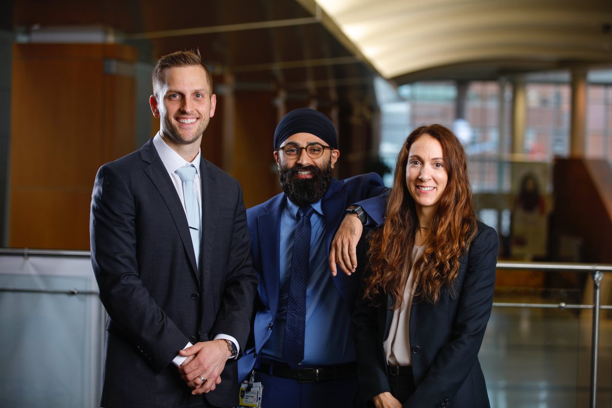 URNeurosurgery's tweet image. Congrats to Dr. Nate Ellens and Dr. Gabby Santangelo on graduating from the Neurosurgery Residency Program! 🧠💥
Shout-out to Dr. Gurk Kohli, who acted as “baby chief” and will be completing a fellowship before graduating in 2026!
#Neurosurgery #NeuroTwitter #MedEd #Residency