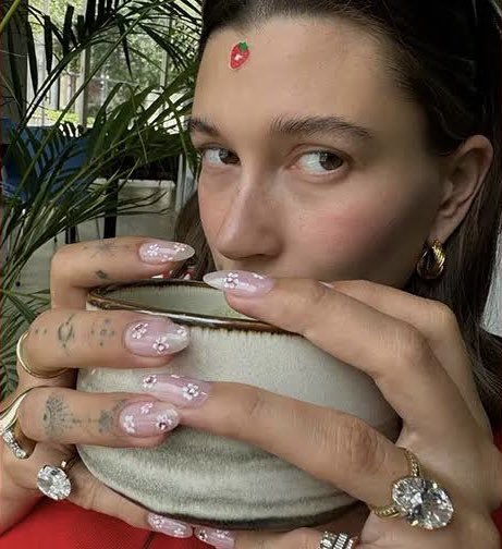 divineangeII's tweet image. gonna manifest my dream engagement ring just like hailey did