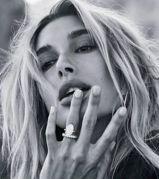 divineangeII's tweet image. gonna manifest my dream engagement ring just like hailey did
