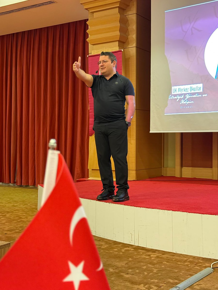 umitkalko's tweet photo. 📍Genel Merkezimize Ait Okullarımızla Yeni Döneme Güçlü Hazırlık!
İstanbul / Pendik – Green Park Otel

Genel merkezimize ait okullarımızın değerli kampüs müdürleri ve kurumsal iletişim ekipleriyle bir araya gelerek, yeni eğitim-öğretim yılına dair kapsamlı ve verimli bir planlama toplantısı gerçekleştirdik. 📘🤝

Türkiye’nin dört bir yanından gelen yöneticilerimizin katkılarıyla; ortak hedeflerimizi, iletişim stratejilerimizi ve akademik yol haritamızı birlikte şekillendirdik. 💡📊

Ekibimizin motivasyonu, uyumu ve enerjisi bizleri yeni döneme dair daha da umutlandırıyor.
Bu güçlü ekip ruhu ile yeni eğitim yılına hazırız!

Genel merkezimize ait tüm kampüslerimizin değerli yöneticilerine ve ekiplerine emekleri için gönülden teşekkür ederim.

#GenelMerkezOkulları
#YeniDönemHazırlığı
#EğitimdeBirlikteGüçlüyüz
#TeşekkürlerEkibim
#EğitimVizyonu2025
#KurumsalGelişim