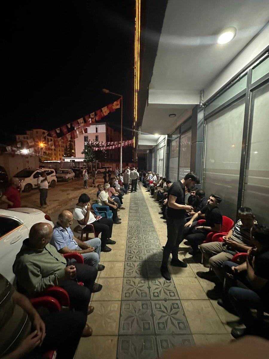 Adalet Nöbetimiz, #CumhuriyetHalkPartisi - CHP  (CHP) Adıyaman İl Başkanlığında kararlılıkla devam ediyor.
Sesimiz susmayacak, mücadelemiz bitmeyecek.
Adıyaman Merkezilçe 

#AdaletNöbeti #CHP #Adıyaman #HakHukukAdalet